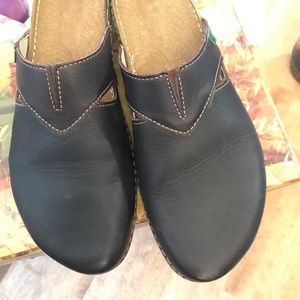 El Naturalista Clogs